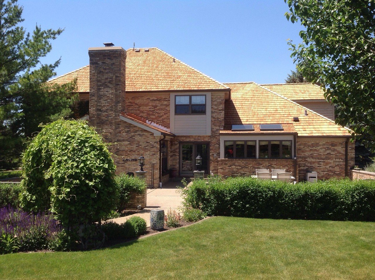 Cedar roofs are growing in popularity in Evanston IL